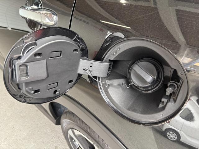 ロッキープレミアムＧ　ＨＥＶ９インチディスプレイオーディオ　バックカメラ　ドライブレコーダー　ＥＴＣ車載器　電動パーキングブレーキ　フロントシートヒーター　オートエアコン　アルミホイール　アイドリングストップ機能　キーフリー（奈良県）の中古車