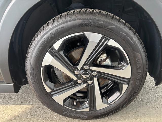 ロッキープレミアムＧ　ＨＥＶ９インチディスプレイオーディオ　バックカメラ　ドライブレコーダー　ＥＴＣ車載器　電動パーキングブレーキ　フロントシートヒーター　オートエアコン　アルミホイール　アイドリングストップ機能　キーフリー（奈良県）の中古車