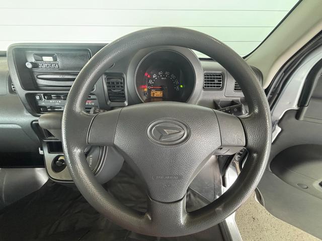 ハイゼットカーゴＤＸＡＭ／ＦＭラジオチューナー　マニュアルエアコン　パワーウィンドウ　キーレスエントリーシステム（奈良県）の中古車