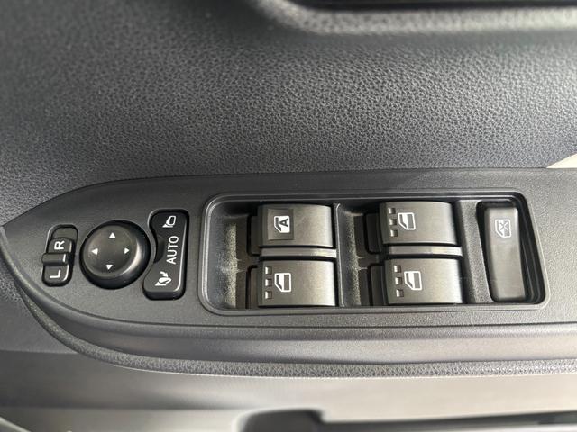 タントＸナビ　パノラマモニター　ドライブレコーダー　電動パーキングブレーキ　ＴＶコントロール　助手席側電動スライドドア　フロントシートヒーター　オートエアコン　プッシュスタートスイッチ　キーフリーシステム（奈良県）の中古車