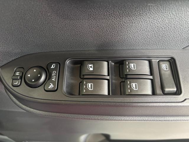 タントファンクロスターボナビゲーション　バックカメラ　電動パーキングブレーキ　両側電動スライドドア　アルミホイール　プッシュスタートスイッチ　キーフリーシステム　オートエアコン　電動格納式ドアミラー　アイドリングストップ機能（奈良県）の中古車