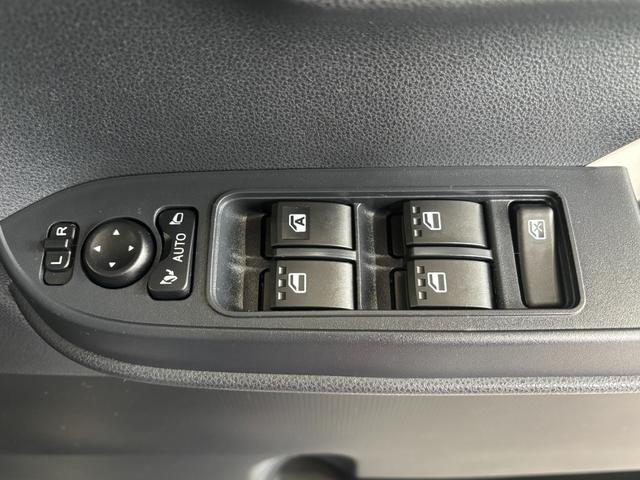 タントＸナビ取付時バックカメラ対応　電動パーキングブレーキ　フロントシートヒーター　助手席側電動スライドドア　電動格納式ドアミラー　プッシュスタートスイッチ　キーフリーシステム　アイドリングストップ機能（奈良県）の中古車