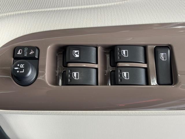 ムーヴキャンバスＸリミテッドメイクアップ　ＳＡIIナビゲーション　バックカメラ　両側電動スライドドア　ＥＴＣ車載器　オートエアコン　電動格納式ドアミラー　パワーウィンドウ　プッシュスタートスイッチ　キーフリーシステム　アイドリングストップ機能（奈良県）の中古車