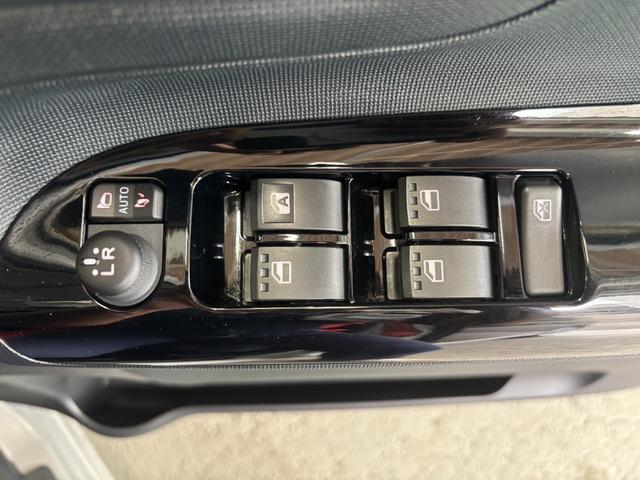 ムーヴキャンバスGブラックインテリアVS SAIIIナビゲーション パノラマモニター ETC車載器 両側電動スライドドア 電動格納式ドアミラー プッシュスタートスイッチ キーフリーシステム アイドリングストップ機能 オートエアコン パワーウィンドウ(奈良県)の中古車