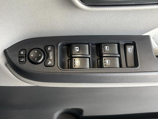 タントＸセレクションナビ　バックカメラ　ＥＴＣ車載器　フロントシートヒーター　助手席側電動スライドドア　電動格納式ドアミラー　プッシュスタートスイッチ　キーフリーシステム　アイドリングストップ機能（奈良県）の中古車