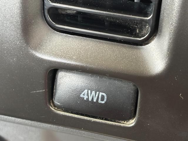 ハイゼットトラックエアコン・パワステ　スペシャルＭＴ車　４ＷＤ　手動開閉式ウィンドウ　ＣＤ／ラジオチューナー　マニュアルエアコン（奈良県）の中古車
