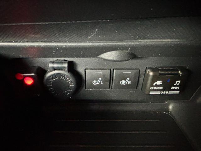 ロッキープレミアムナビゲーション　パノラマモニター　ドライブレコーダー　ＥＴＣ車載器　ＴＶコントロール　プッシュスタートスイッチ　キーフリーシステム　アイドリングストップ機能　電動格納式ドアミラー　アイドリングストップ（奈良県）の中古車