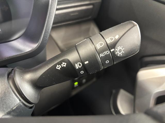 ロッキープレミアムナビゲーション　パノラマモニター　ドライブレコーダー　ＥＴＣ車載器　ＴＶコントロール　プッシュスタートスイッチ　キーフリーシステム　アイドリングストップ機能　電動格納式ドアミラー　アイドリングストップ（奈良県）の中古車