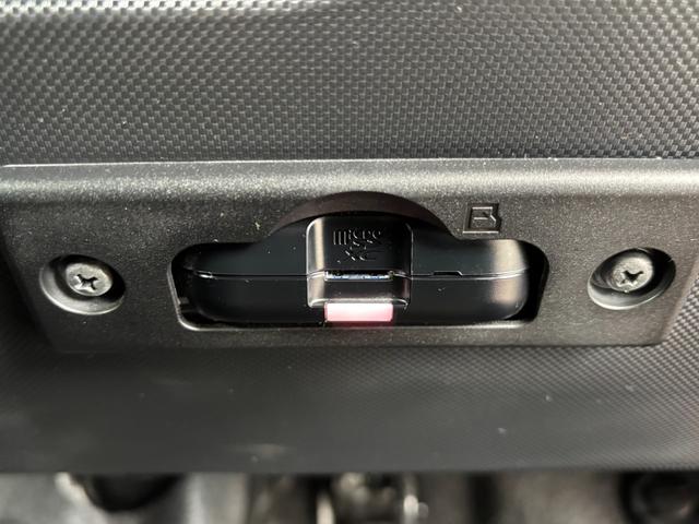 ロッキープレミアムナビゲーション　パノラマモニター　ドライブレコーダー　ＥＴＣ車載器　ＴＶコントロール　プッシュスタートスイッチ　キーフリーシステム　アイドリングストップ機能　電動格納式ドアミラー　アイドリングストップ（奈良県）の中古車