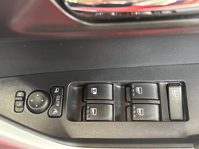 ロッキープレミアムナビゲーション　パノラマモニター　ドライブレコーダー　ＥＴＣ車載器　ＴＶコントロール　プッシュスタートスイッチ　キーフリーシステム　アイドリングストップ機能　電動格納式ドアミラー　アイドリングストップ（奈良県）の中古車