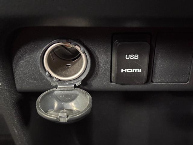 ムーヴキャンバスＧメイクアップ　ＳＡIIIナビゲーション　バックカメラ　ドライブレコーダー　ＥＴＣ車載器　ＴＶコントロール　電動格納式ドアミラー　オートエアコン　プッシュスタートスイッチ　キーフリーシステム　アイドリングストップ機能（奈良県）の中古車