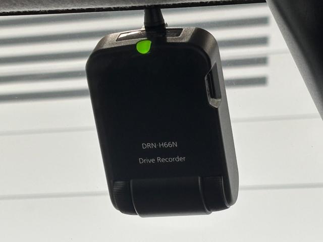 ムーヴキャンバスＧメイクアップ　ＳＡIIIナビゲーション　バックカメラ　ドライブレコーダー　ＥＴＣ車載器　ＴＶコントロール　電動格納式ドアミラー　オートエアコン　プッシュスタートスイッチ　キーフリーシステム　アイドリングストップ機能（奈良県）の中古車