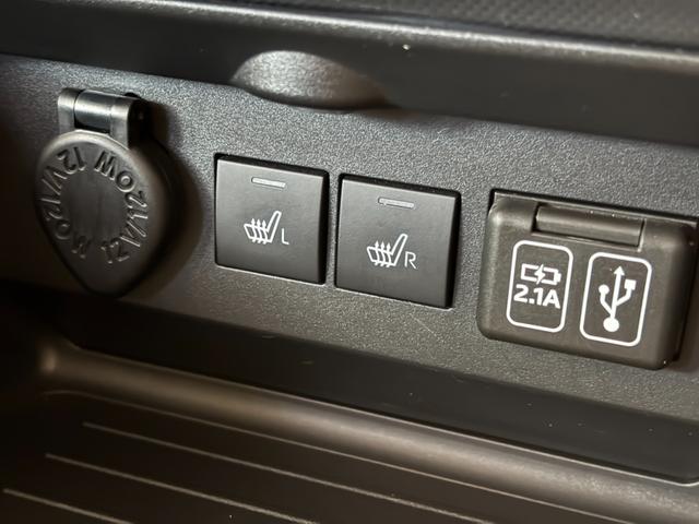 ロッキープレミアムナビゲーション　パノラマモニター　ＥＴＣ車載器　ドライブレコーダー　ＴＶコントロール　アルミホイール　フロントシートヒーター　アイドリングストップ機能　プッシュスタートスイッチ　キーフリーシステム（奈良県）の中古車