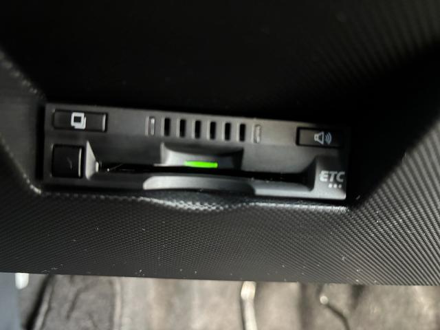 ロッキープレミアムナビゲーション　パノラマモニター　ＥＴＣ車載器　ドライブレコーダー　ＴＶコントロール　アルミホイール　フロントシートヒーター　アイドリングストップ機能　プッシュスタートスイッチ　キーフリーシステム（奈良県）の中古車