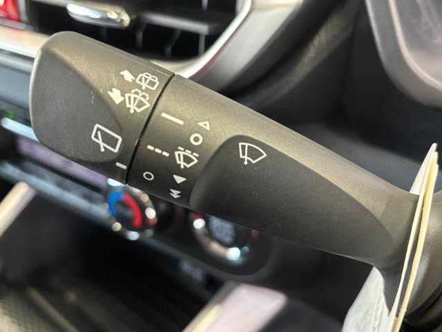 ロッキープレミアムナビゲーション　パノラマモニター　ＥＴＣ車載器　ドライブレコーダー　ＴＶコントロール　アルミホイール　フロントシートヒーター　アイドリングストップ機能　プッシュスタートスイッチ　キーフリーシステム（奈良県）の中古車