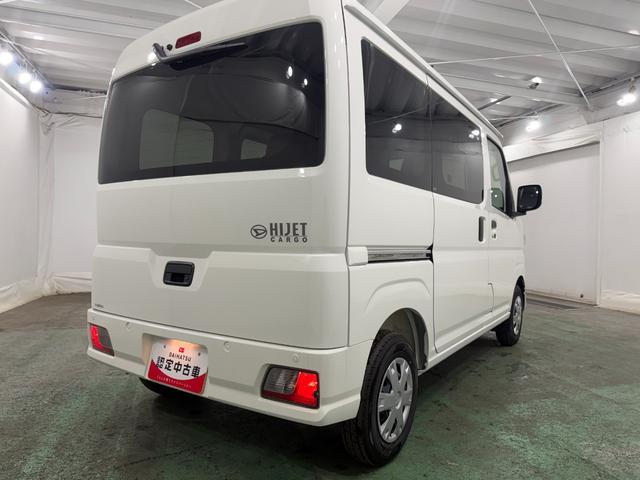 ハイゼットカーゴクルーズ 走行4キロ/登録済未使用車一年保証・走行距離無制限 走行4キロ 助手席エアバック オートライト オートマチックハイビーム クリアランスソナー アイドリングストップ(埼玉県)の中古車
