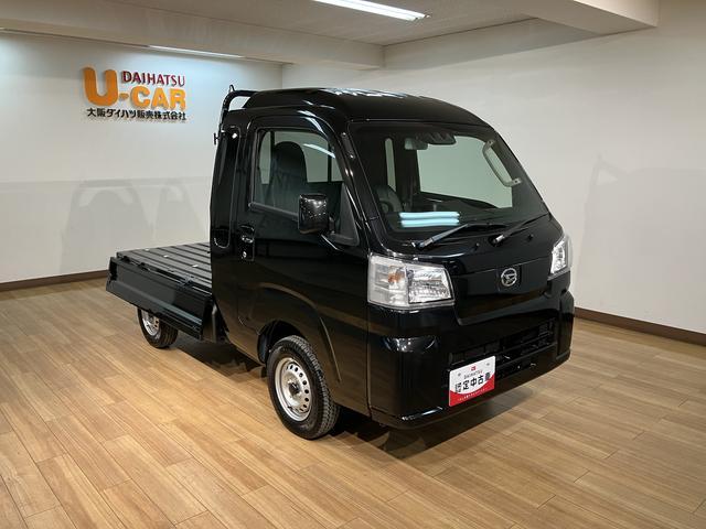 ハイゼットトラックジャンボスタンダード　サポカーＳワイド適合届出済未使用車・機械式４ＷＤ・５速マニュアルミッション・衝突回避支援ブレーキ・誤発信抑制機能・前後コーナーセンサー・オーバーヘッドシェルフ・運転席／助手席リクライニングシート・オーディオレス仕様（大阪府）の中古車