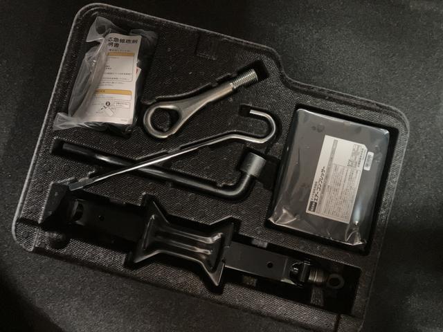 トールカスタムＧ　ターボ　ＳＡIII　サポカーＳワイド適合Ｈ３１年式・走行０．８万ｋｍ・ターボエンジン・純正９インチメモリーナビ・全方位カメラ・ドライブレコーダー・クルーズコントロール・ＥＴＣ車載器・衝突回避軽減ブレーキ・両側電動スライドドア・シートヒーター（大阪府）の中古車