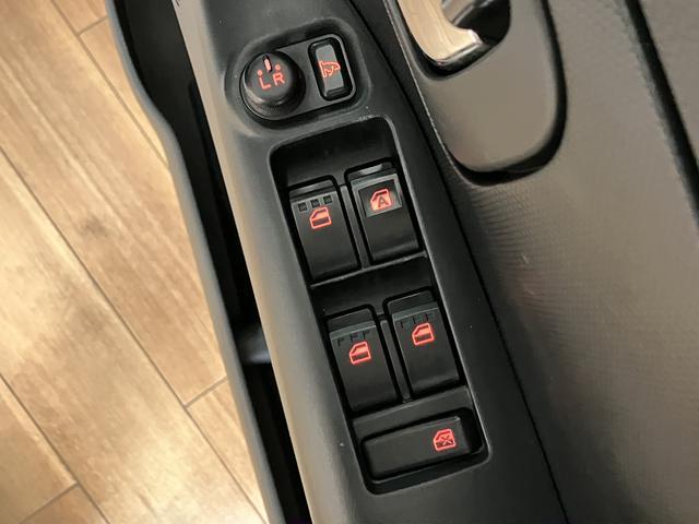 タントカスタムXリミテッド 認定中古車HDDメモリーナビ・片側電動スライドドア・ディスチャージヘッドライト・ベンチシート・キーフリーシステム・電動格納ドアミラー・オートエアコン・ワンオーナー禁煙車・12か月間/走行距離無制限保障付(大阪府)の中古車