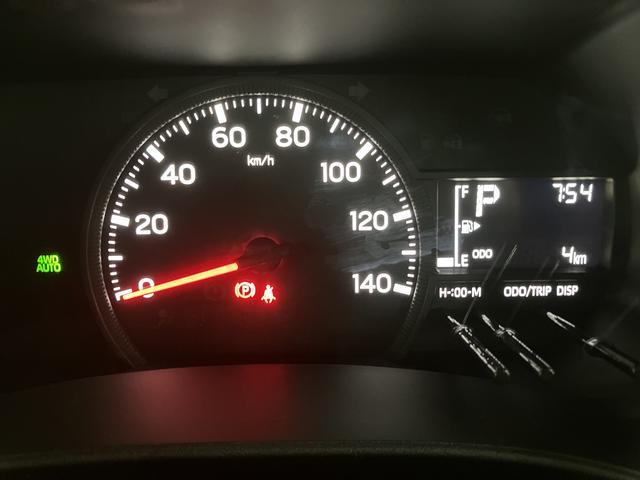 ハイゼットカーゴDX 4WD スマートアシスト キーレス リヤヒーターダクト届出済未使用車・4WD・前席パワーウインドウ・フロントシェルフ・キーレスエントリー・オートライト・リヤヒーターダクト・両側スライドドア・コーナーセンサー・衝突回避支援ブレーキ・誤発進抑制機能(大阪府)の中古車