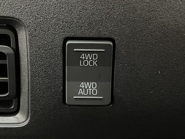 ハイゼットカーゴDX 4WD スマートアシスト キーレス リヤヒーターダクト届出済未使用車・4WD・前席パワーウインドウ・フロントシェルフ・キーレスエントリー・オートライト・リヤヒーターダクト・両側スライドドア・コーナーセンサー・衝突回避支援ブレーキ・誤発進抑制機能(大阪府)の中古車