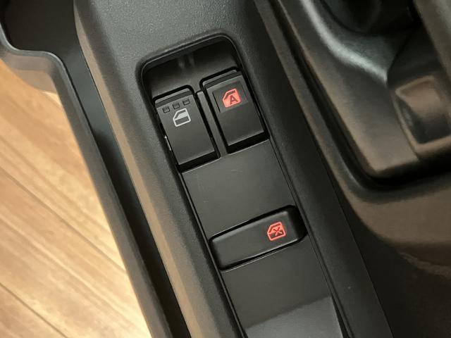 ハイゼットカーゴDX 4WD スマートアシスト キーレス リヤヒーターダクト届出済未使用車・4WD・前席パワーウインドウ・フロントシェルフ・キーレスエントリー・オートライト・リヤヒーターダクト・両側スライドドア・コーナーセンサー・衝突回避支援ブレーキ・誤発進抑制機能(大阪府)の中古車