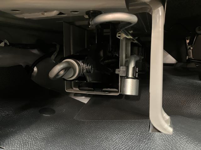 ハイゼットカーゴDX 4WD スマートアシスト キーレス リヤヒーターダクト届出済未使用車・4WD・前席パワーウインドウ・フロントシェルフ・キーレスエントリー・オートライト・リヤヒーターダクト・両側スライドドア・コーナーセンサー・衝突回避支援ブレーキ・誤発進抑制機能(大阪府)の中古車