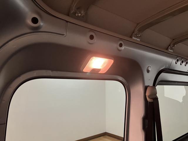 ハイゼットカーゴDX 4WD スマートアシスト キーレス リヤヒーターダクト届出済未使用車・4WD・前席パワーウインドウ・フロントシェルフ・キーレスエントリー・オートライト・リヤヒーターダクト・両側スライドドア・コーナーセンサー・衝突回避支援ブレーキ・誤発進抑制機能(大阪府)の中古車