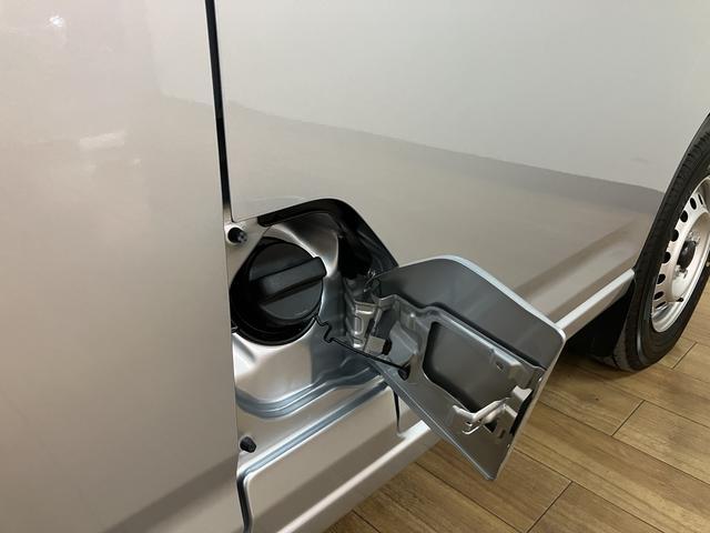 ハイゼットカーゴDX 4WD スマートアシスト キーレス リヤヒーターダクト届出済未使用車・4WD・前席パワーウインドウ・フロントシェルフ・キーレスエントリー・オートライト・リヤヒーターダクト・両側スライドドア・コーナーセンサー・衝突回避支援ブレーキ・誤発進抑制機能(大阪府)の中古車