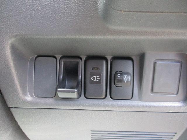 ハイゼットトラックエアコン・パワステスペシャルＶＳ　ＥＴＣ　荷台作業灯　５ＭＴ５速ＭＴ車・ＥＴＣ車載器・ＡＭ／ＦＭラジオチューナー・荷台作業灯・荷台三方開・テールゲートチェーン・マニュアルエアコン・パワーステアリング・１年間走行距離無制限保証・車検整備付・認定中古車（大阪府）の中古車