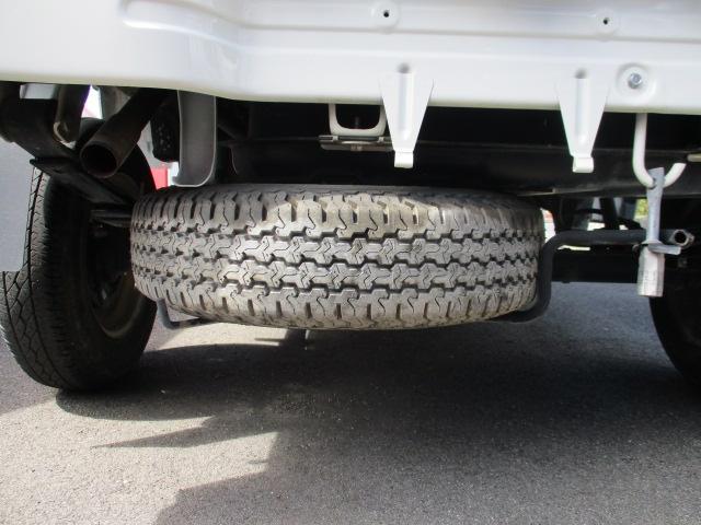 ハイゼットトラックエアコン・パワステスペシャルＶＳ　ＥＴＣ　荷台作業灯　５ＭＴ５速ＭＴ車・ＥＴＣ車載器・ＡＭ／ＦＭラジオチューナー・荷台作業灯・荷台三方開・テールゲートチェーン・マニュアルエアコン・パワーステアリング・１年間走行距離無制限保証・車検整備付・認定中古車（大阪府）の中古車