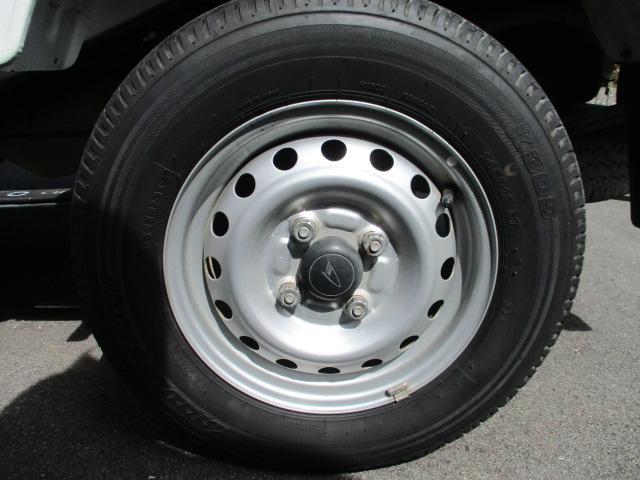 ハイゼットトラックエアコン・パワステスペシャルＶＳ　ＥＴＣ　荷台作業灯　５ＭＴ５速ＭＴ車・ＥＴＣ車載器・ＡＭ／ＦＭラジオチューナー・荷台作業灯・荷台三方開・テールゲートチェーン・マニュアルエアコン・パワーステアリング・１年間走行距離無制限保証・車検整備付・認定中古車（大阪府）の中古車