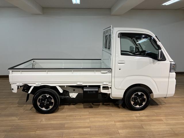 ハイゼットトラックエクストラSAIIIt 5速MT LEDヘッドランプ アルミ5速MT車・CDチューナー・LEDヘッドライト・LEDフォグランプ・パワーウインドウ・純正オプション12インチアルミホイール・荷台作業灯・工具箱・キー照明・メッキグリル・衝突回避支援ブレーキ(大阪府)の中古車