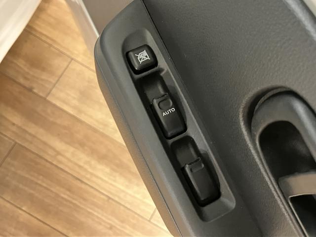 ハイゼットトラックエクストラSAIIIt 5速MT LEDヘッドランプ アルミ5速MT車・CDチューナー・LEDヘッドライト・LEDフォグランプ・パワーウインドウ・純正オプション12インチアルミホイール・荷台作業灯・工具箱・キー照明・メッキグリル・衝突回避支援ブレーキ(大阪府)の中古車