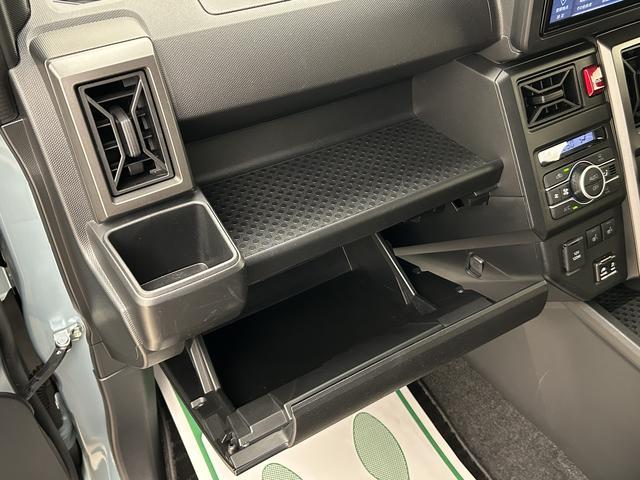 タフトＧターボ　クロムベンチャー　純正メモリーナビ　バックカメラターボエンジン・純正メモリーナビ・ナビ連動前後ドライブレコーダー・バックカメラ・ＥＴＣ・クルーズコントロール・シートヒーター・電動パーキング・衝突回避支援ブレーキ・誤発進抑制機能・車検整備付（大阪府）の中古車