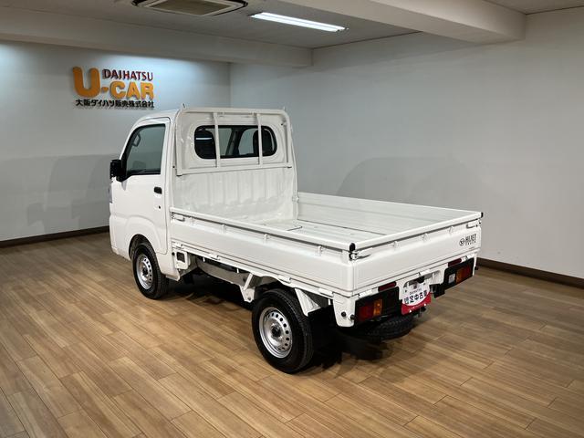 ハイゼットトラックスタンダード　届出済未使用車　ＡＭ／ＦＭラジオ届出済未使用車・ＡＭ／ＦＭラジオ・コーナーセンサー・パワーステアリング・無段階変速機（ＣＶＴ）・まごころ保証（１２カ月／走行距離無制限）・衝突回避支援ブレーキ・誤発進抑制機能・点検整備付（大阪府）の中古車