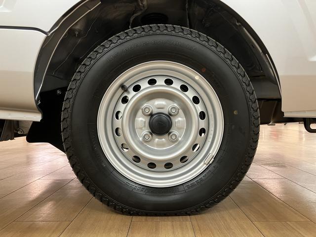 ハイゼットトラックジャンボエクストラ 電格ミラー キーフリー 届出済未使用車届出済未使用車・オーディオレス仕様・パワーウインドウ・キーフリーシステム・コーナーセンサー・荷台作業灯・フロントシェルフ・LEDヘッドライト・LEDフォグランプ・衝突回避支援ブレーキ・誤発進抑制機能(大阪府)の中古車