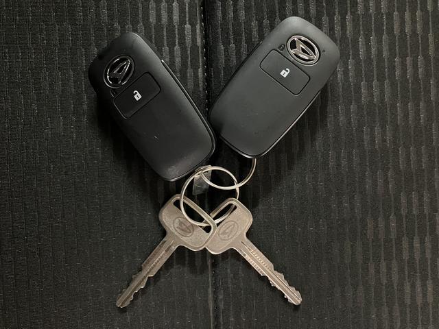 ハイゼットトラックジャンボエクストラ 電格ミラー キーフリー 届出済未使用車届出済未使用車・オーディオレス仕様・パワーウインドウ・キーフリーシステム・コーナーセンサー・荷台作業灯・フロントシェルフ・LEDヘッドライト・LEDフォグランプ・衝突回避支援ブレーキ・誤発進抑制機能(大阪府)の中古車