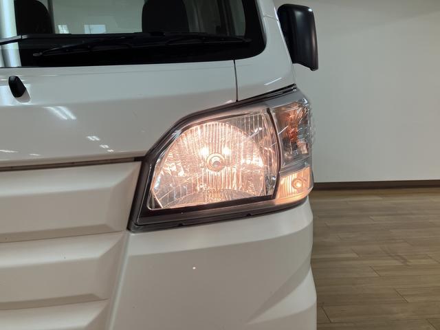 ハイゼットトラックスタンダード　５速ＭＴ　エアコン　パワステ　荷台マット付５速ＭＴ車・ＡＭ／ＦＭラジオ・ヘッドライトレベライザー・荷台ゴムマット付・マニュアルエアコン・パワーステアリング・まごころ保証付（１２カ月／走行距離無制限）・スペアタイア・ダイハツ認定中古車（大阪府）の中古車
