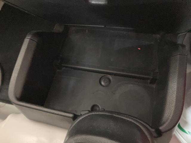 ハイゼットトラックスタンダード　５速ＭＴ　エアコン　パワステ　荷台マット付５速ＭＴ車・ＡＭ／ＦＭラジオ・ヘッドライトレベライザー・荷台ゴムマット付・マニュアルエアコン・パワーステアリング・まごころ保証付（１２カ月／走行距離無制限）・スペアタイア・ダイハツ認定中古車（大阪府）の中古車