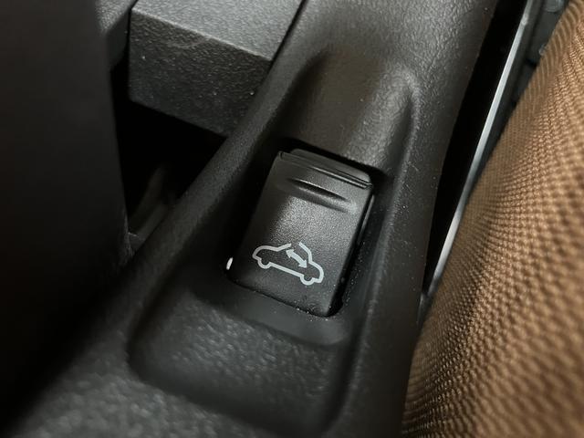 コペンセロ 弊社元試乗車 シートヒーター LEDヘッドライト弊社元試乗車・ターボエンジン・オーディオレス仕様・ステアリングスイッチ・LEDヘッドライト・バックソナー・プッシュスタート・キーフリー・7速スーパーアクティブシフト・16インチ純正アルミホイール(大阪府)の中古車