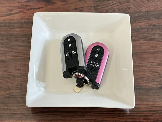 ムーヴキャンバスＧメイクアップリミテッド　ＳＡIII　ワンオーナー　ナビＴＶワンオーナー　ナビ　パノラマモニター　ドライブレコーダー　ＥＴＣ　両側電動スライドドア　オートマチックハイビーム　Ｂｌｕｅｔｏｏｔｈ　ＵＳＢ接続　フルセグＴＶ　ＣＤ／ＤＶＤ再生　スマートキー　スマアシ（京都府）の中古車