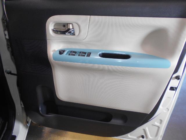 ムーヴキャンバスＸリミテッドメイクアップ　ＳＡ２　純正ナビ　バックモニター２０１８年モデル　ダイハツ純正８インチメモリーナビ　ドライブレコー　ダー　ＴＶコントロールキット　装着車　ノーマルタイヤ４本新品（福井県）の中古車