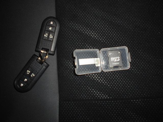 タントカスタムＸ　トップエディションＶＳ　ＳＡ３　純正ナビ装着２０１９年モデル　ダイハツ純正メモリーナビ　ドライブレコーダー　パノラマモニター　装着車（福井県）の中古車