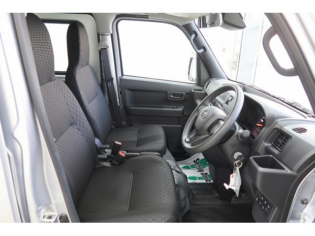 ハイゼットカーゴＤＸ　／キーレス／ラジオ／両側スライドドア／オートライト／踏み間違い防止　Ｗエアバック　キーフリーシステム　エコアイドル　切替４ＷＤ　運転席エアバッグ　ＡＢＳ　記録簿　ＶＤＣ（富山県）の中古車