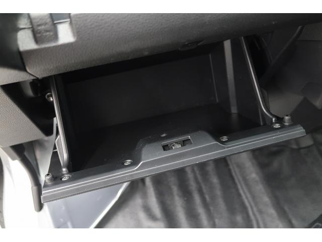 ハイゼットカーゴDX /パートタイム4WD/オートライト/ラジオ踏み間違い防止 Wエアバック キーレスエントリー エコアイドル 車線逸脱警報 切替4WD オートハイビーム オートライト 運転席エアバッグ ABS 記録簿 電動格納式ドアミラー(富山県)の中古車