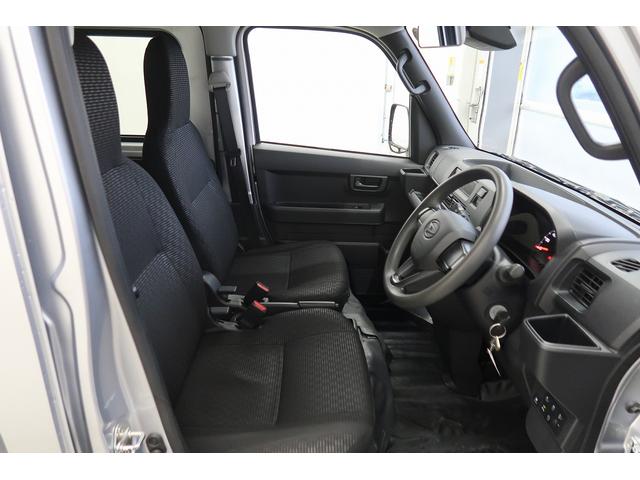 ハイゼットカーゴDX /パートタイム4WD/オートライト/ラジオ踏み間違い防止 Wエアバック キーレスエントリー エコアイドル 車線逸脱警報 切替4WD オートハイビーム オートライト 運転席エアバッグ ABS 記録簿 電動格納式ドアミラー(富山県)の中古車