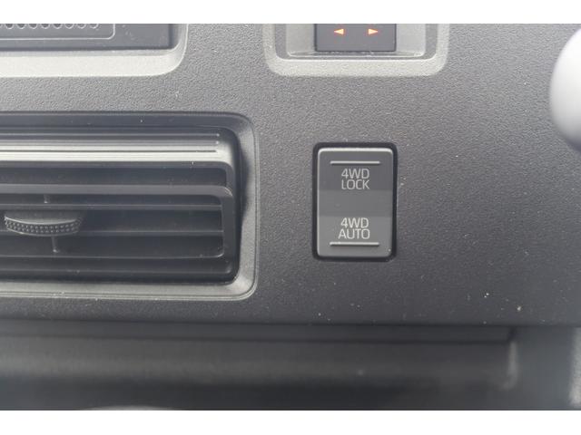 ハイゼットカーゴDX /切替4WD/ラジオ/オートライト/踏み間違い防止踏み間違い防止 Wエアバック キーレス エコアイドル 車線逸脱警報 切替4WD オートハイビーム オートライト 運転席エアバッグ ABS 記録簿 VDC(富山県)の中古車