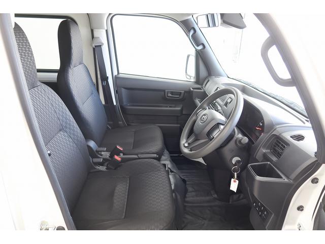 ハイゼットカーゴDX /切替4WD/ラジオ/オートライト/踏み間違い防止踏み間違い防止 Wエアバック キーレス エコアイドル 車線逸脱警報 切替4WD オートハイビーム オートライト 運転席エアバッグ ABS 記録簿 VDC(富山県)の中古車