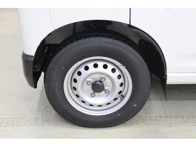 ハイゼットカーゴＤＸ　／４ＷＤ／ラジオ／キーレスエントリー／オートライト踏み間違い防止　Ｗエアバック　キーフリーシステム　エコアイドル　車線逸脱警報　切替４ＷＤ　オートハイビーム　オートライト　運転席エアバッグ　ＡＢＳ　記録簿　ＶＤＣ（富山県）の中古車